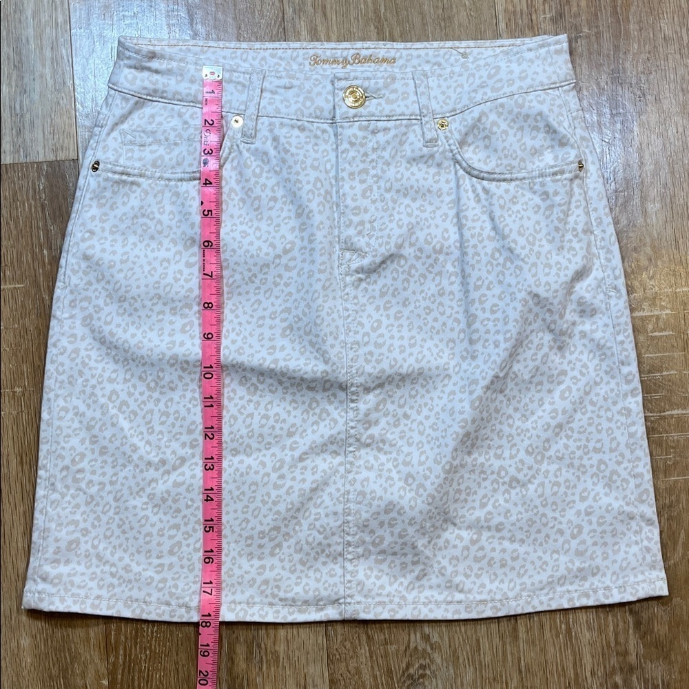 Tommy Bahama Short Skirt Coconut Size 4 Animal Print Cream Stretch Mini EUC - Picture 13 of 13